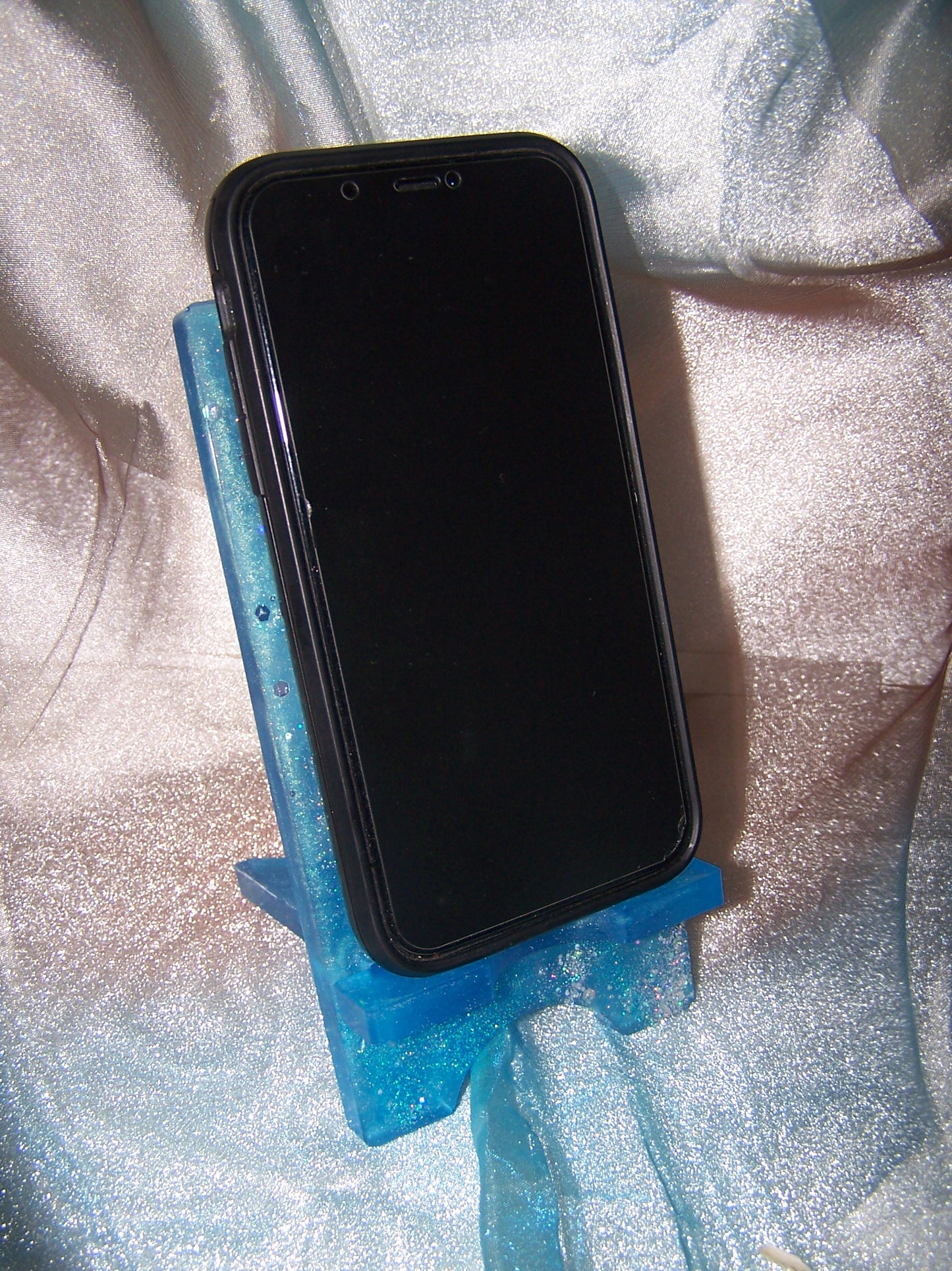 support téléphone en résine époxy